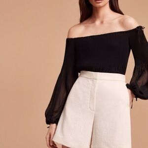 Aritzia Wilfred TALENCE Off-Shoulder Blouse Pleated in Black Size S